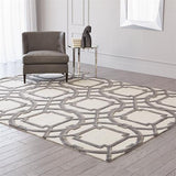 Arabesque Rug-Grey/Ivory-5' x 8'(بساط مطرز بلون رمادي وعاجي 5 × 8 ')